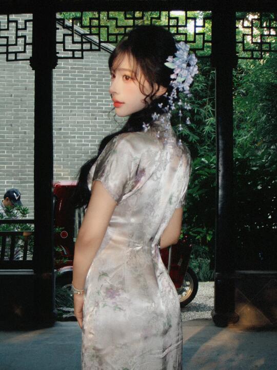 中国女人当然要穿旗袍