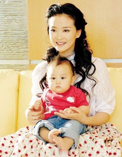 #王艳儿子 北大#王艳儿子球球因篮球突出被保送北大，从小胖子变篮球健将，这以后绝