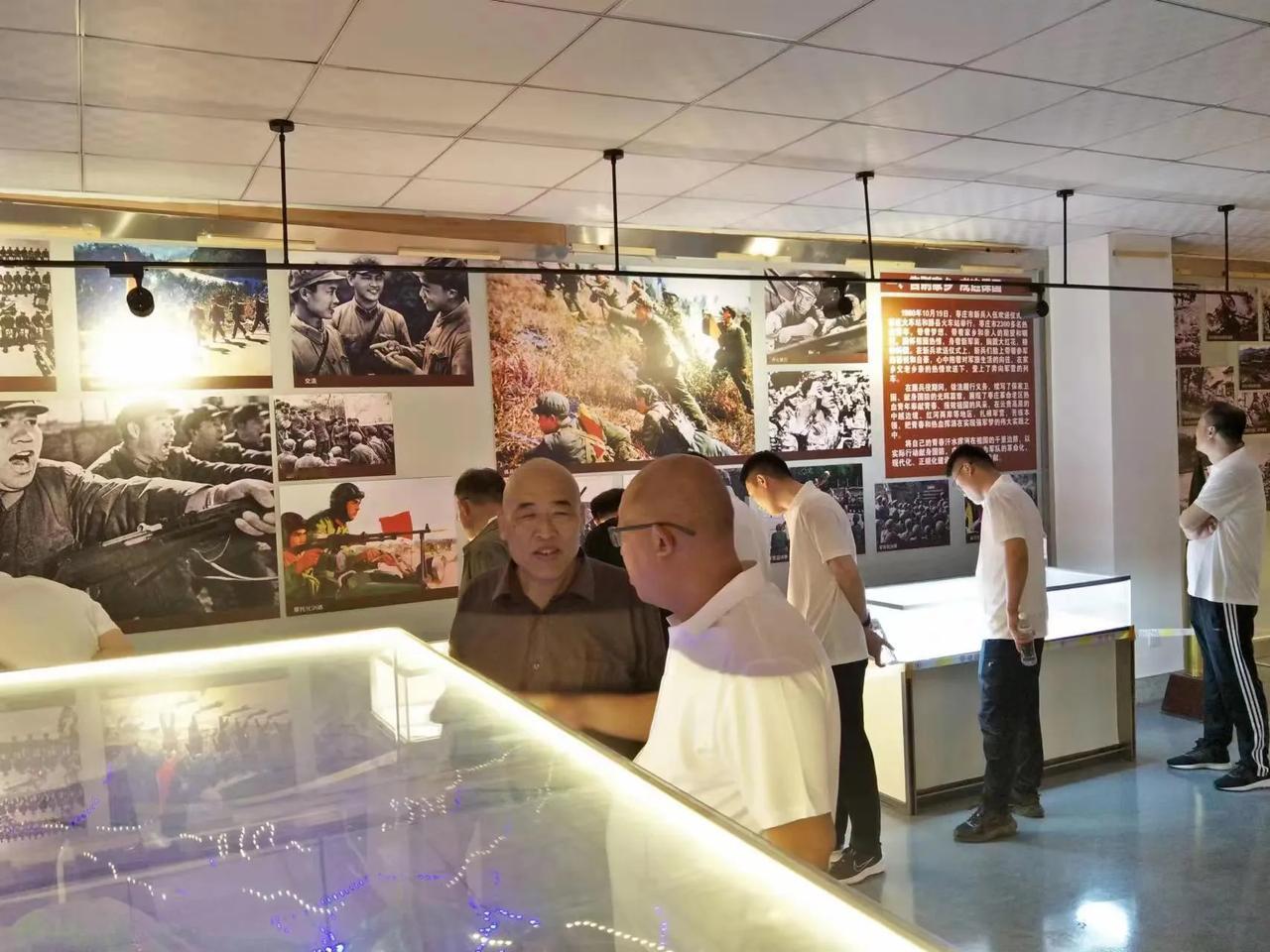 党建引领聚合力，红色精神鼓斗志，力争服务创一流！今天枣庄市市场监管局的党员们，在