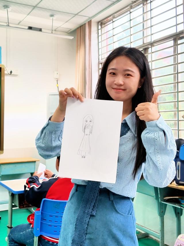 安徽特教美术老师粉笔画“绝了”一堂没有声音的美术课让人“闻”到桂花香