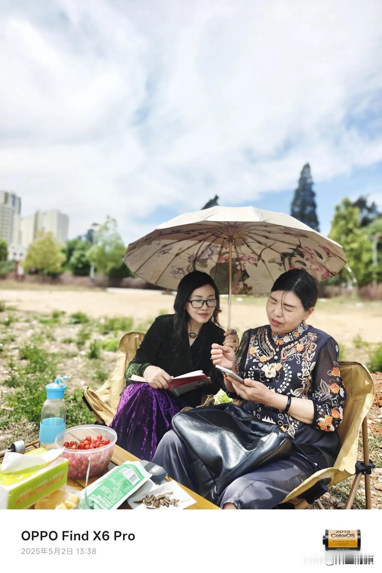 曾经，长姐如母，小时候，阿姊没少背我。
    退休这些年，阿姊的身体越发不如从