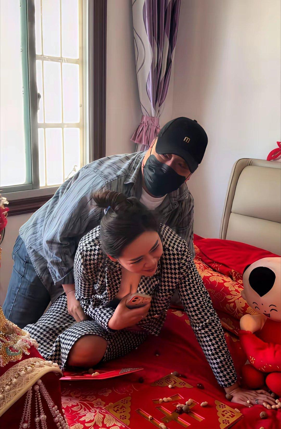 这样的闺蜜太吓人了伴娘被这样羞辱，她居然还能笑得出来 
