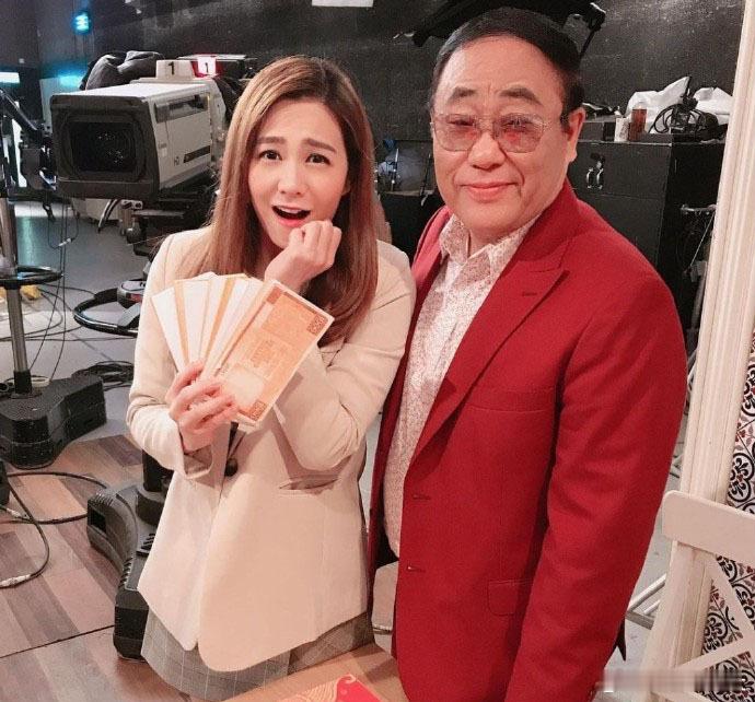曾經在處境劇《愛．回家之開心速遞》中「威龍潘金蓮」的前TVB小花梁茵（Kiko）