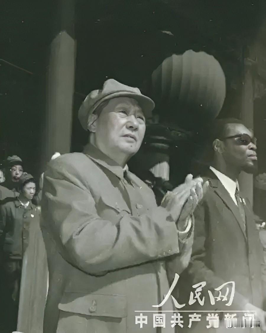 #你最喜欢听毛主席哪句话#毛主席语录：“人不犯我，我不犯人，人若犯我，我必犯人。