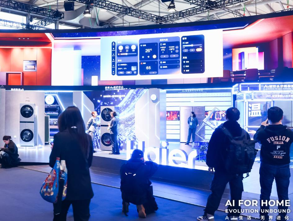 AI之眼2.0之所以能“看见”，三大机器人之所以能“行动”，背后离不开一个强大的