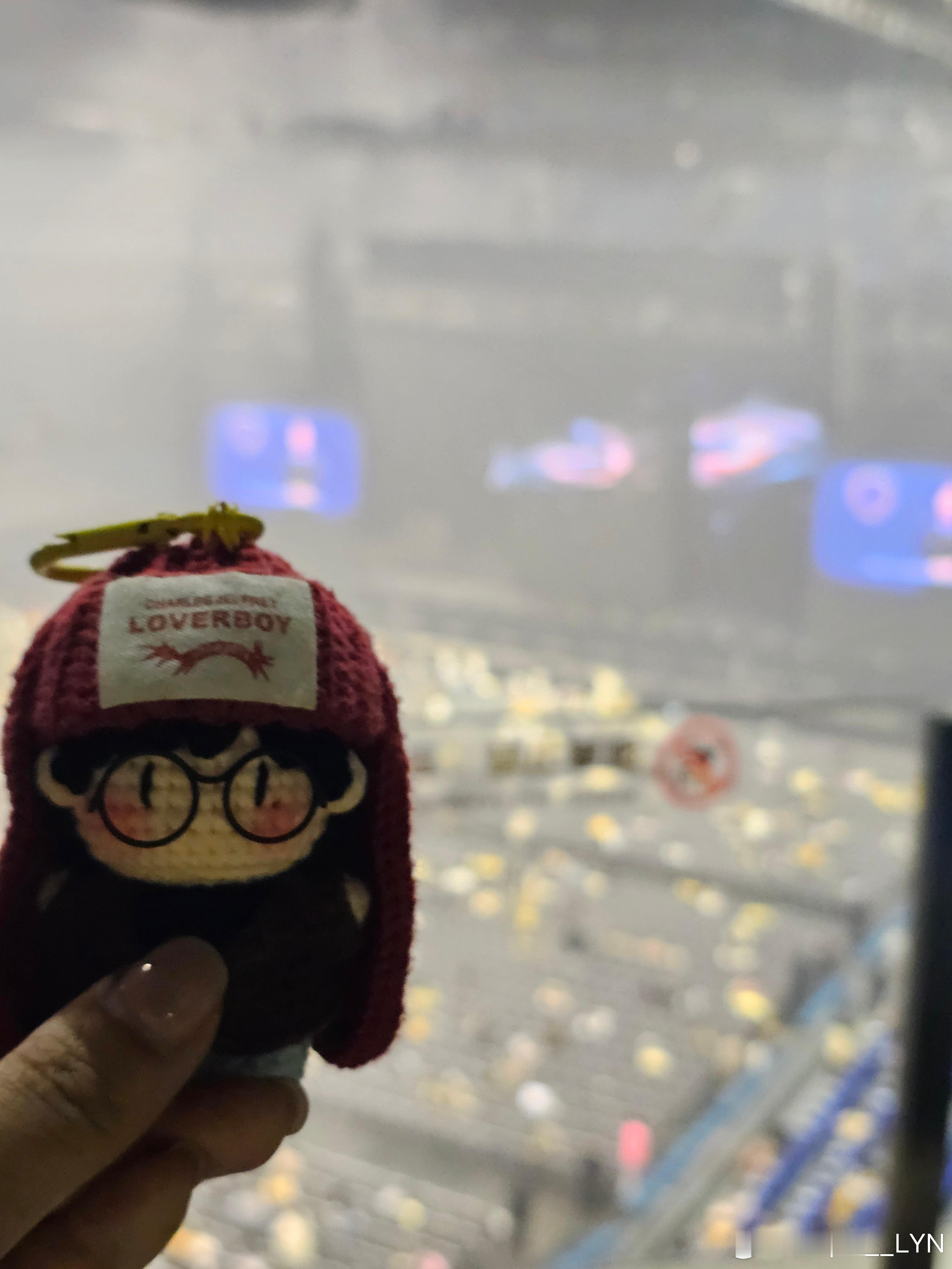 摩登兄弟/沒有後悔花更多的錢去看宁的演唱會，錢我可以再努力去賺回來，但如果我不去