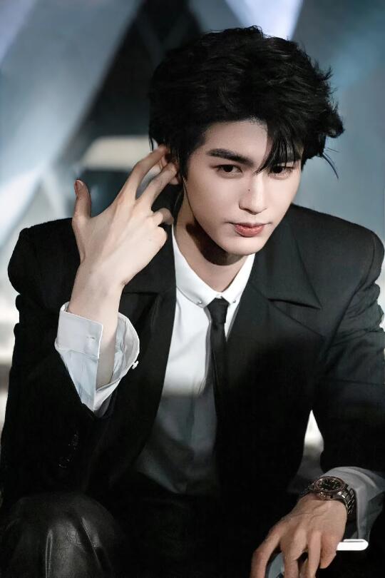 江浙沪帅哥天花板没人反对吧？