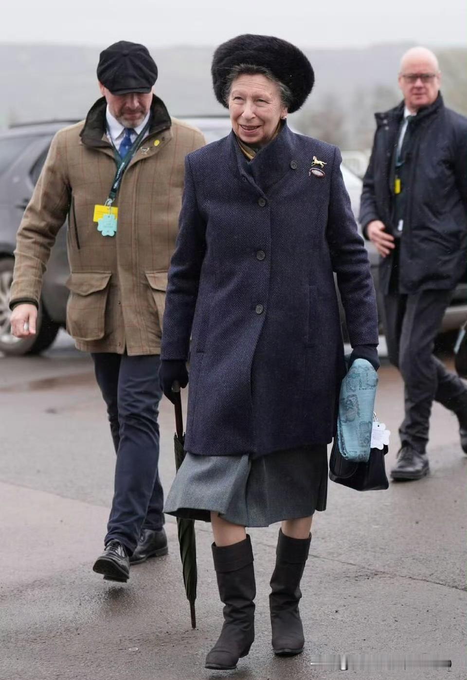 安妮公族和女儿女婿，出席切尔腾汉姆赛马节第三天的活动！热爱可抵岁月漫长！