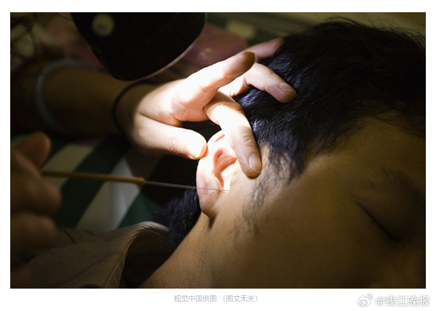 【#半夜苍蝇入耳次日孵出蛆虫# 】很多人觉得，虫子飞进耳朵，不过是痒一下、忍一忍