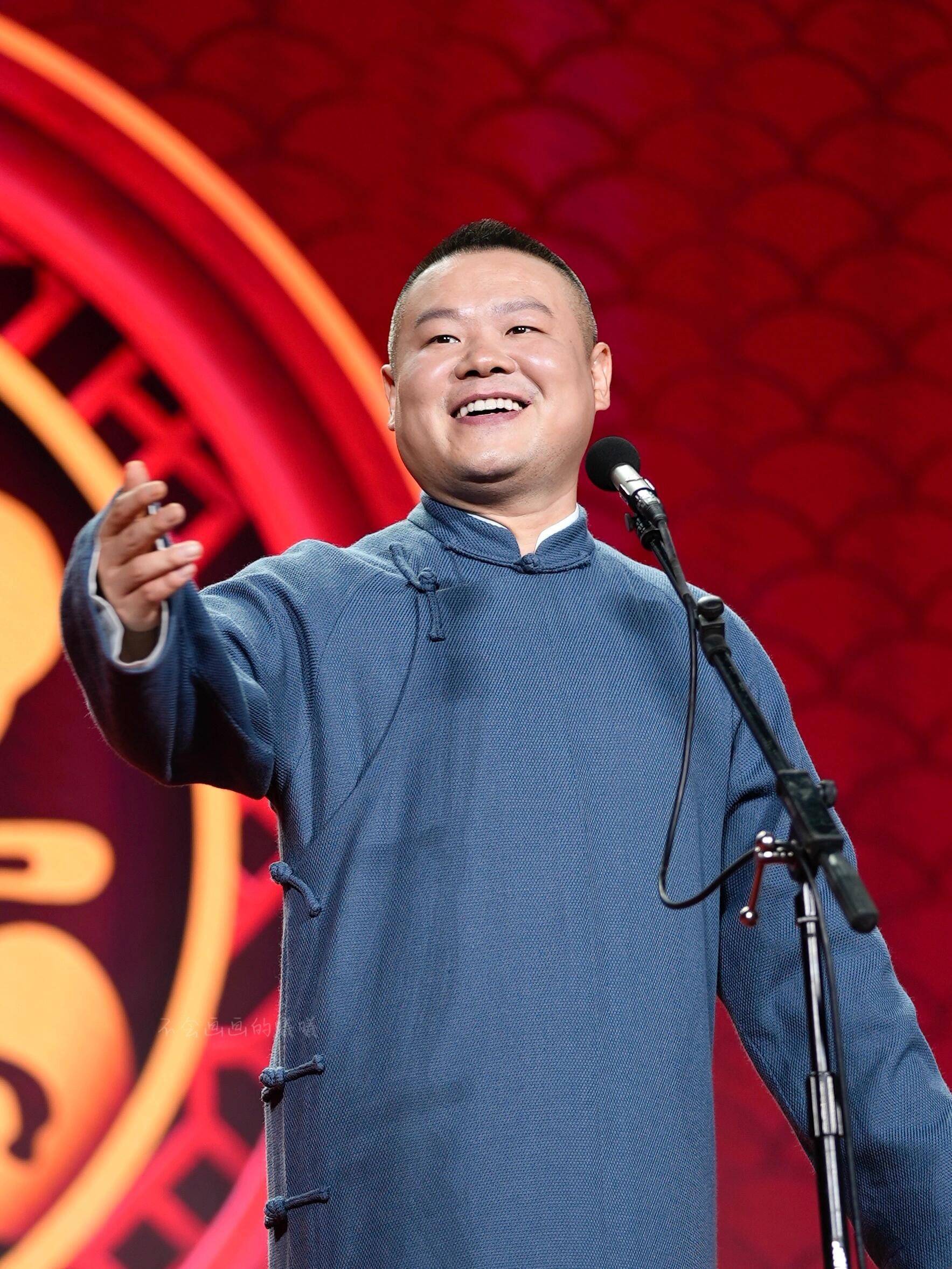 岳云鹏杜海涛连麦给我聊饿了岳云鹏和杜海涛直播连麦疯狂唠天津美食，妥妥的吃货相遇太