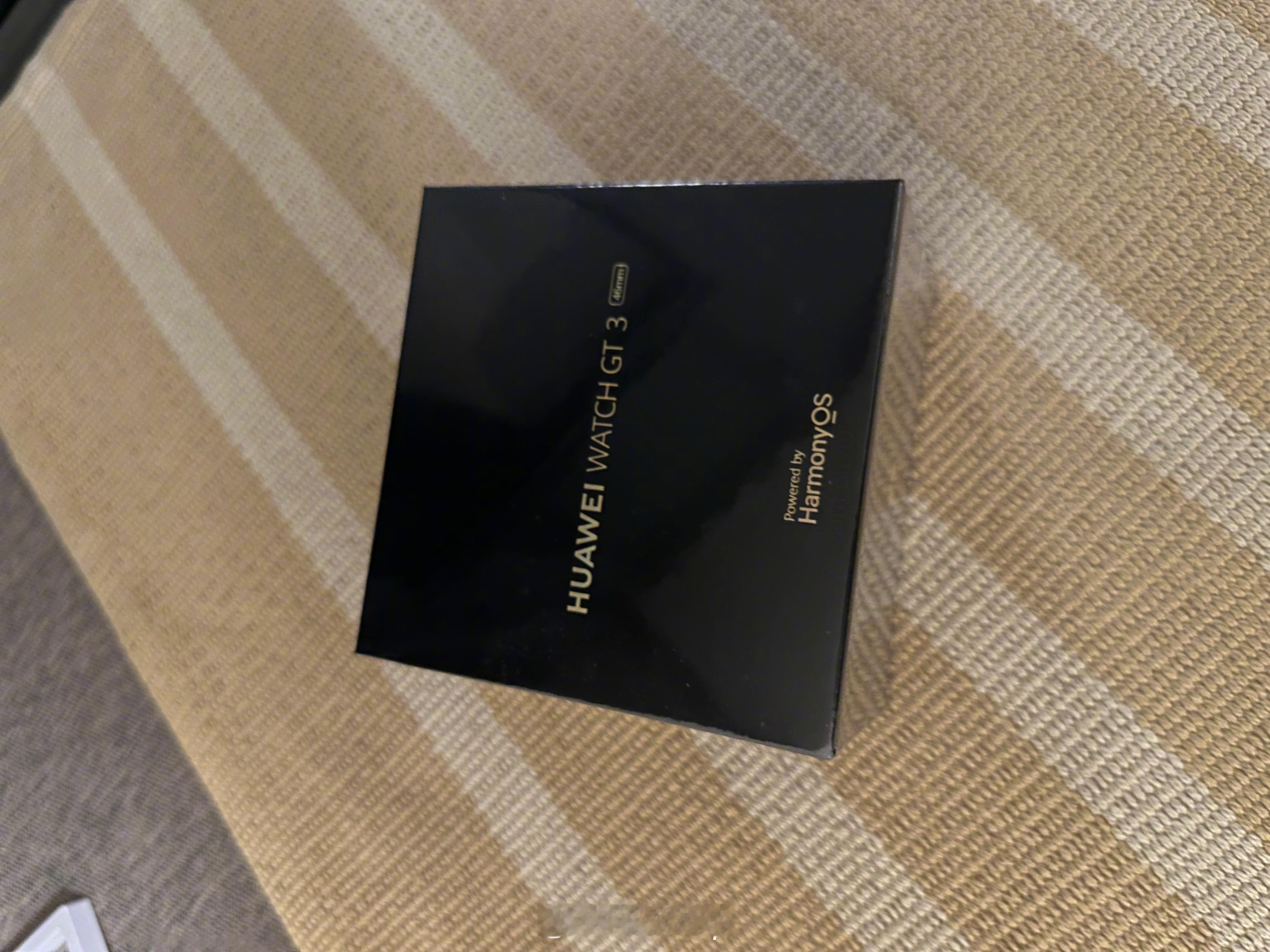 家里还有个华为手表，给铁粉抽了吧！ 转发评论本条就行，祝大家好运！ ​​​