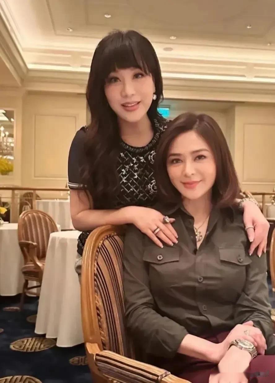 60岁的关之琳真的是太美了，用“不可方物”来形容都不为过，60岁还能保持这样的状