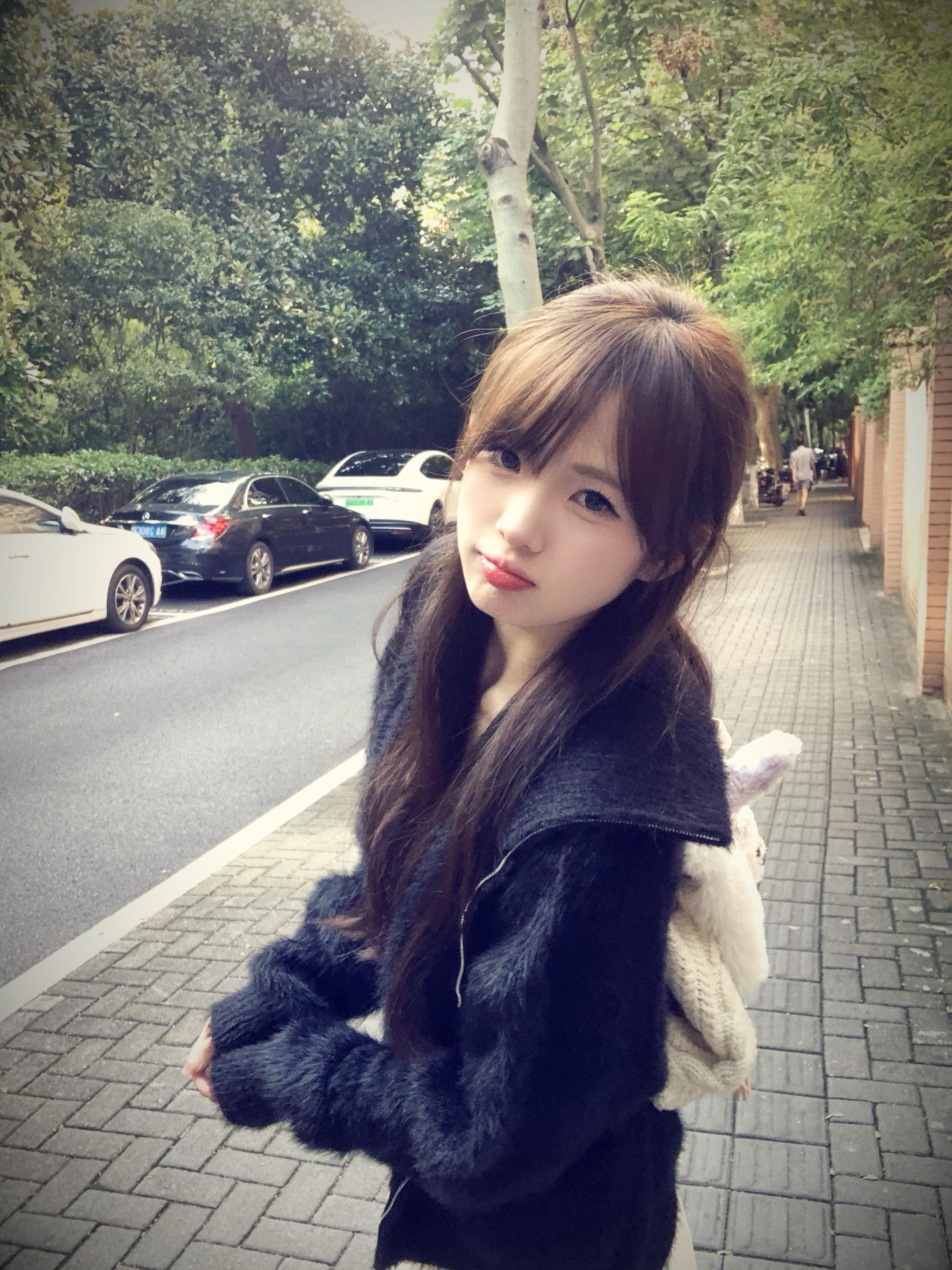 幸福是沉积模糊的玻璃。