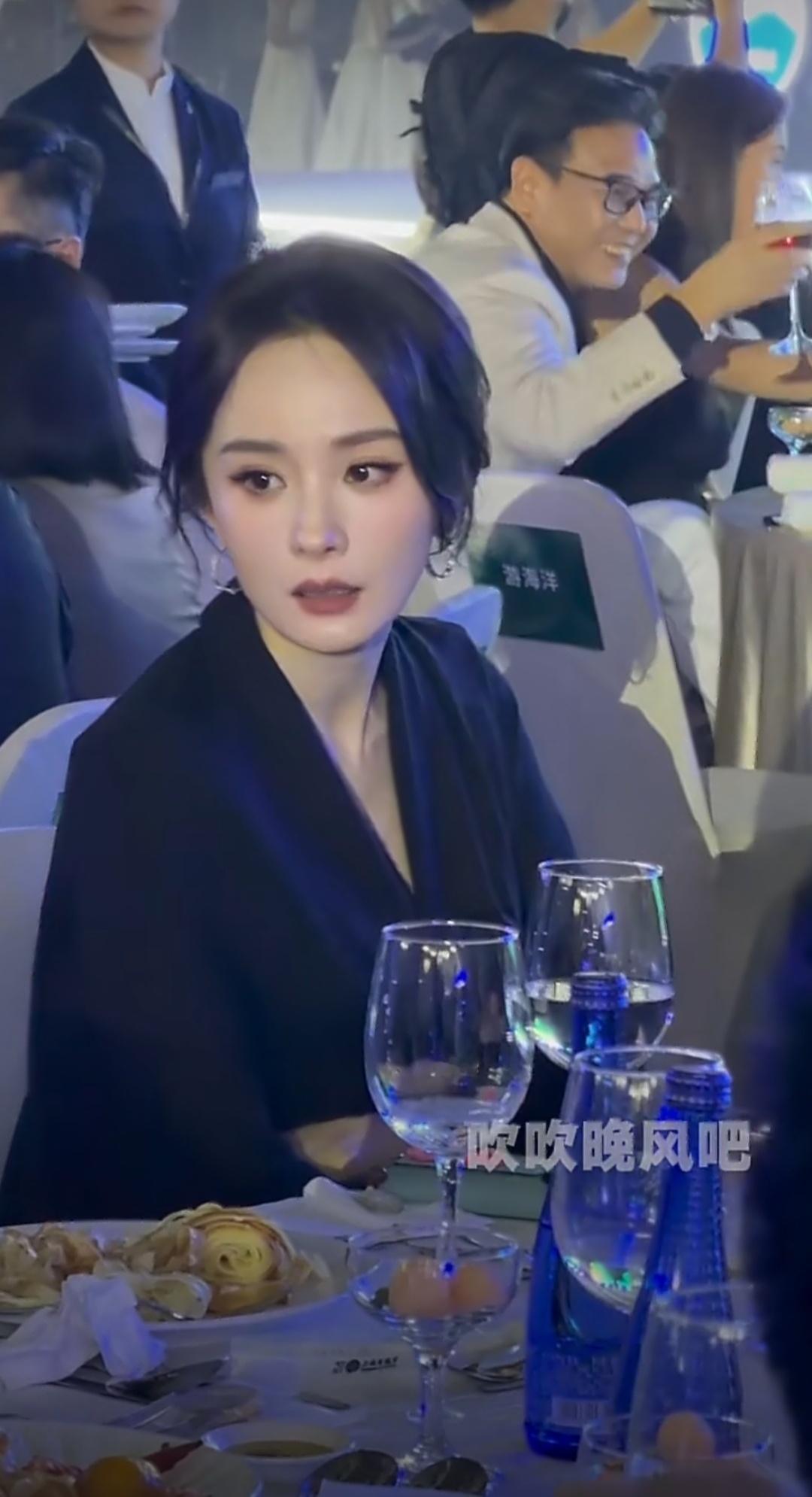 我的妈呀杨幂白玉兰晚宴内场美成这样 