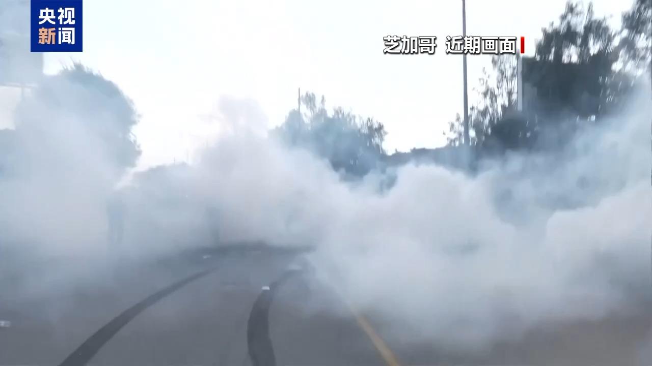 【美国移民执法设施外爆发冲突，联邦派兵计划遭法院叫停⚖️】

近日，美国伊利诺伊