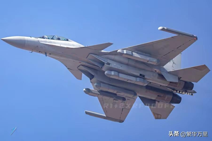 霸权靠什么维持？绝对的工业科技实力，绝对的生产力，才能支撑起绝对的影响力，所谓生