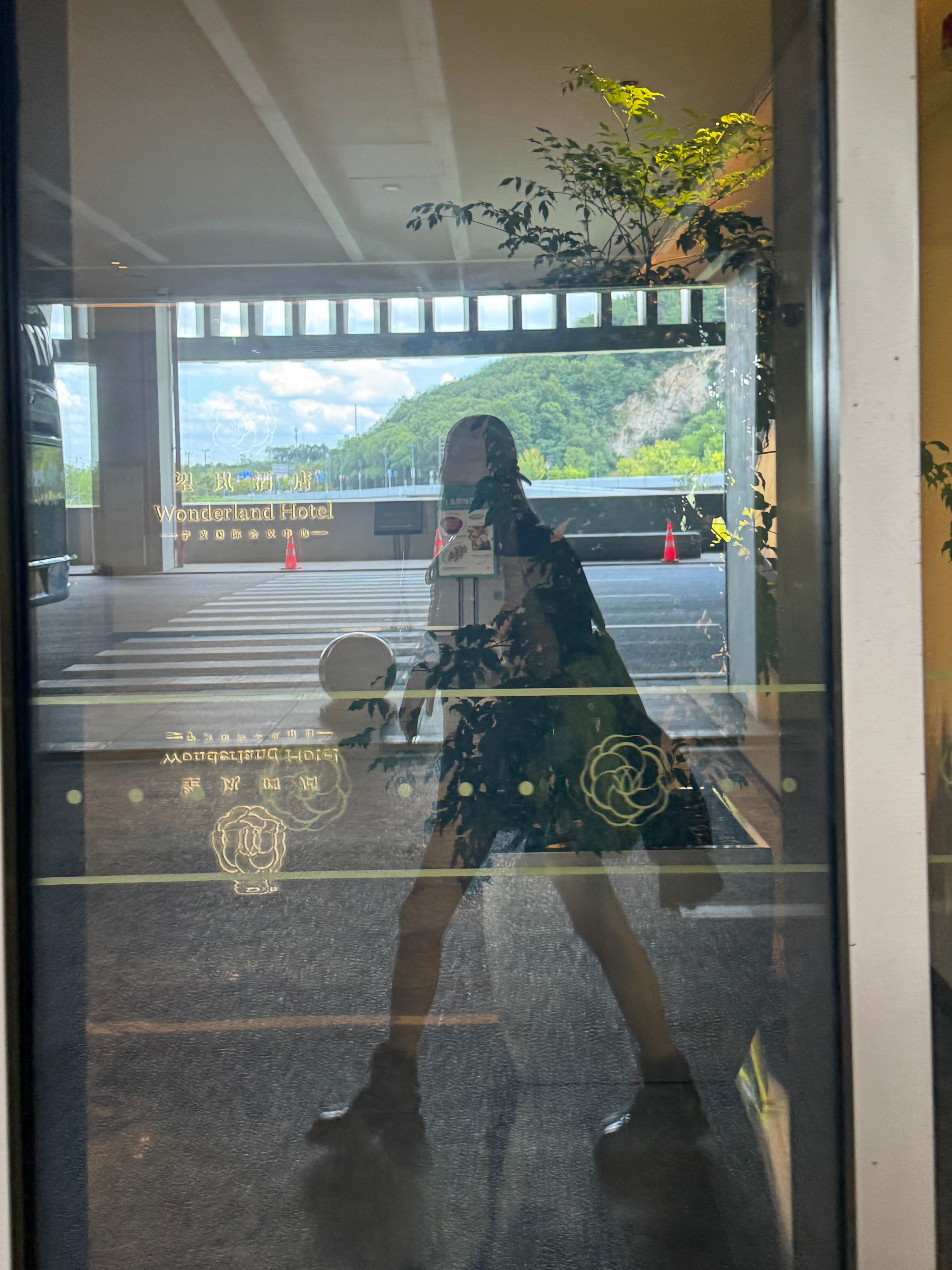 又是跨城通勤的一天我这个手怎么一拍照就这样啊像个小恐龙🦖  ​​​