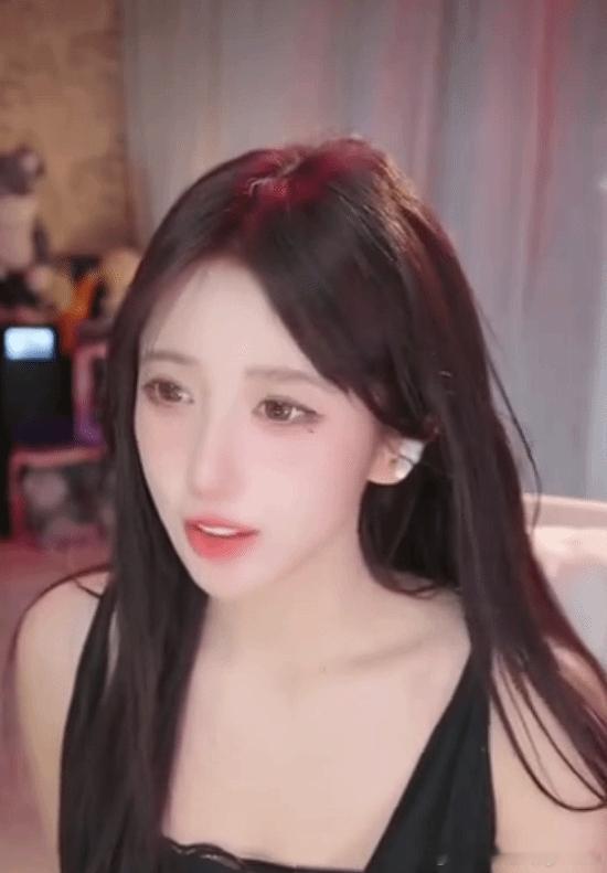 游戏女主播曝抖音直播内幕——播游戏没工资 真会饿死据B站UP主分享，近日游戏女主