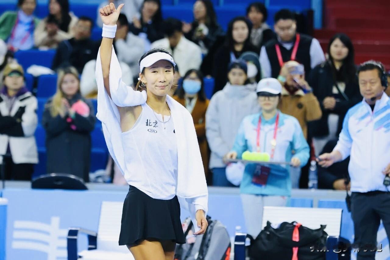 高馨妤晋级W100迪拜站女单第二轮！今日的女单首轮比赛，高馨妤的对手是德国资格赛