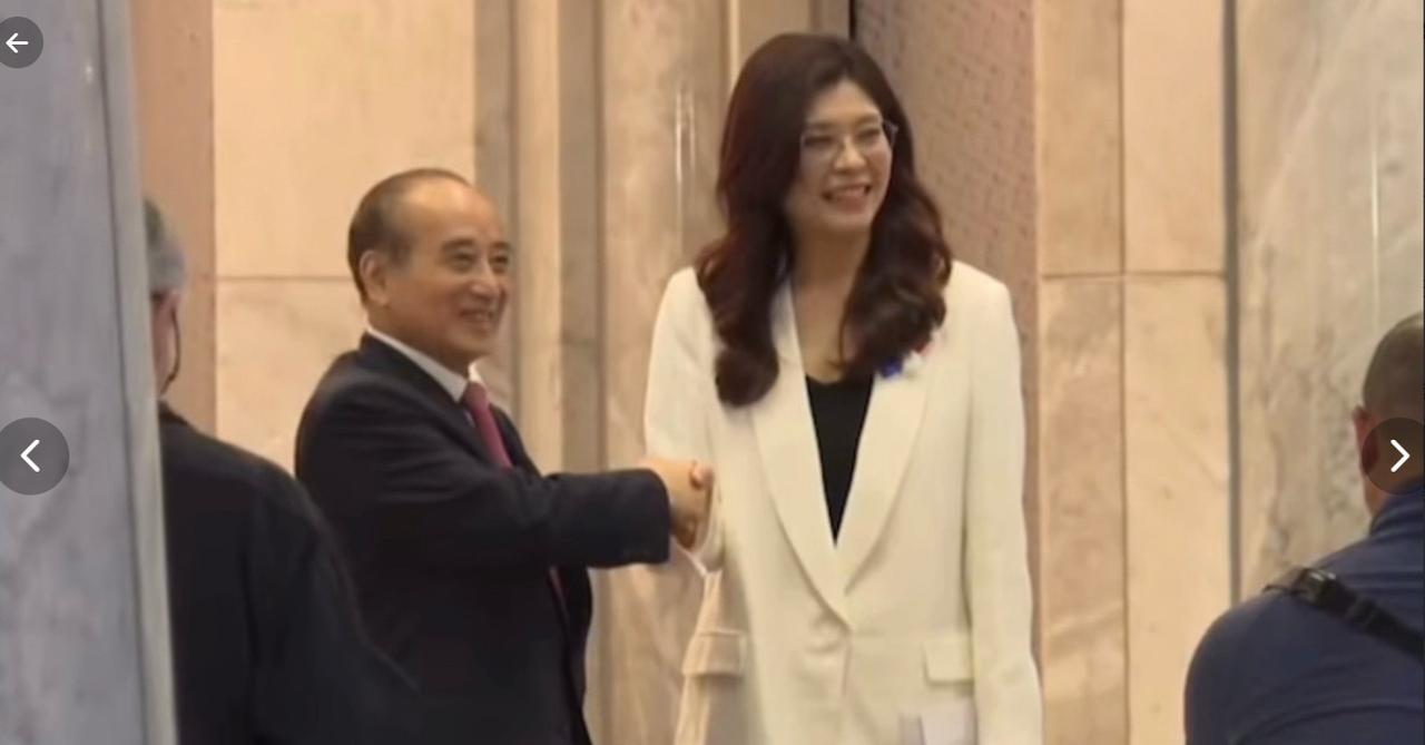 郑丽文见王金平，一身黑白配穿搭个头瞩目！4月2日下午郑丽文访大陆之前拜会中国国民