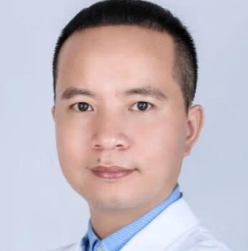 “这个医生火了！”4月21日，浙江瑞安，患者做手术，心里不放心，硬塞给医生一个红