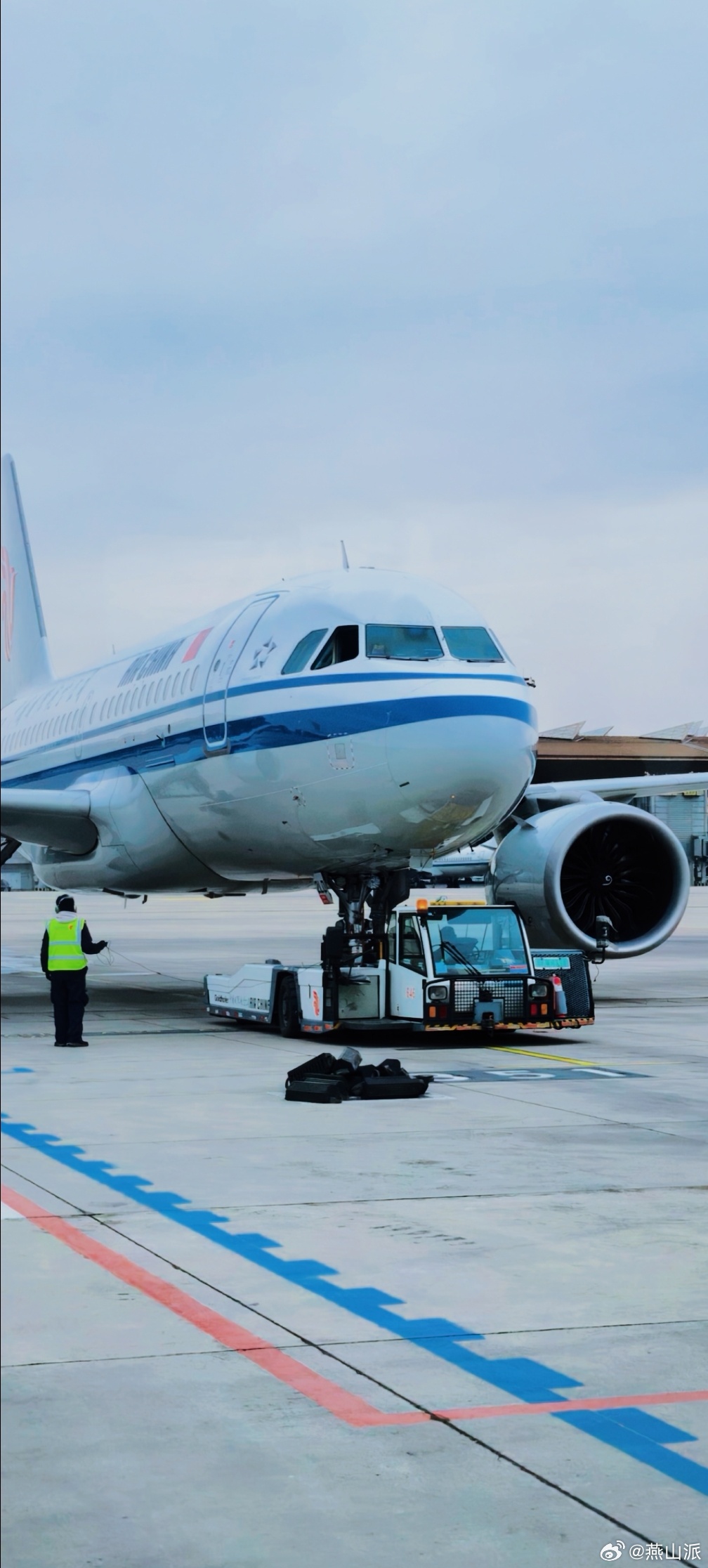 早安各位出发，遛飞机去 