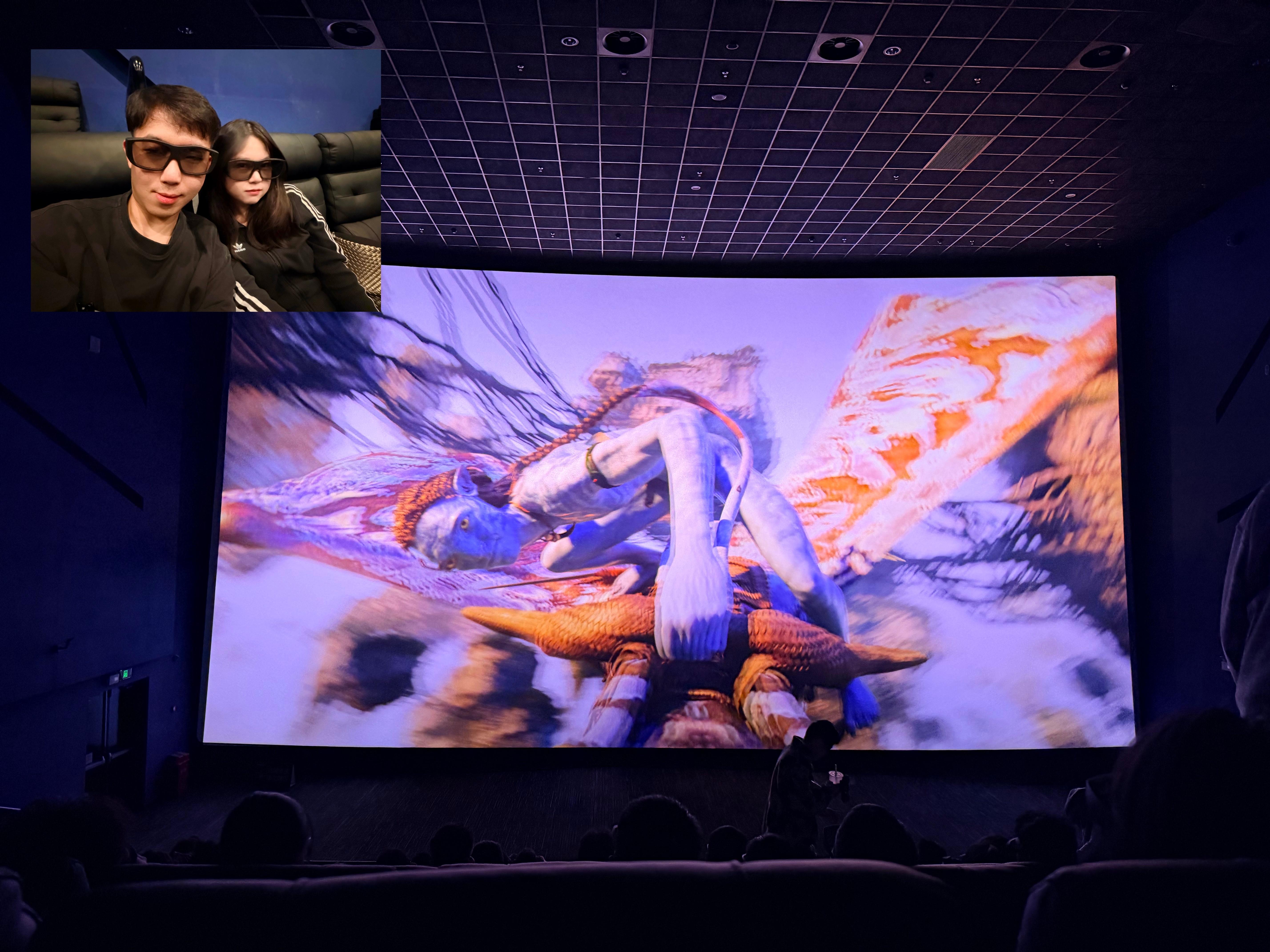 电影阿凡达3 昨天去看了《阿凡达3》，其实里面有些情节设计得挺夸张的，但打动我的