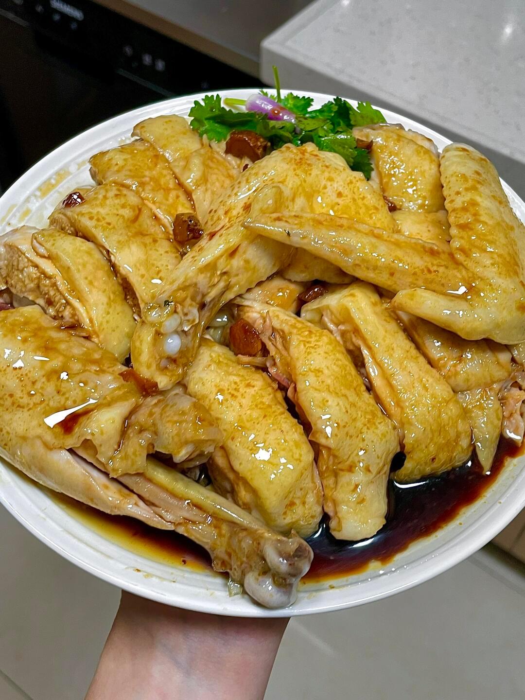 香油鸡家庭版🐓鸡肉滑嫩鲜香，鸡皮弹牙味道真的不输外面的 爱吃的姐妹快学起来[哇