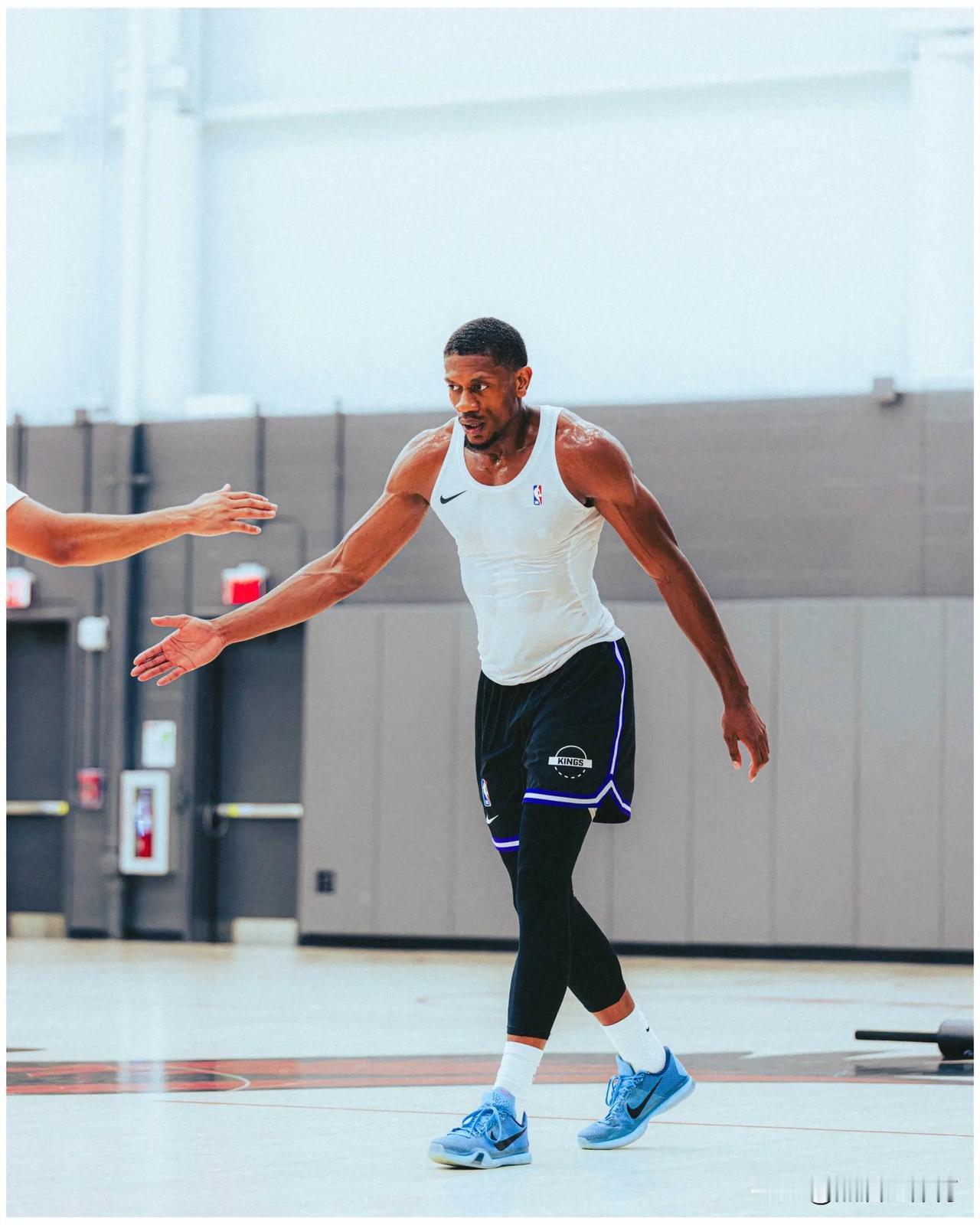 NBA吐槽大会骑士的亨特就是攻击增强，防守削弱版的沃特森，搞不明白为什么亨特的静
