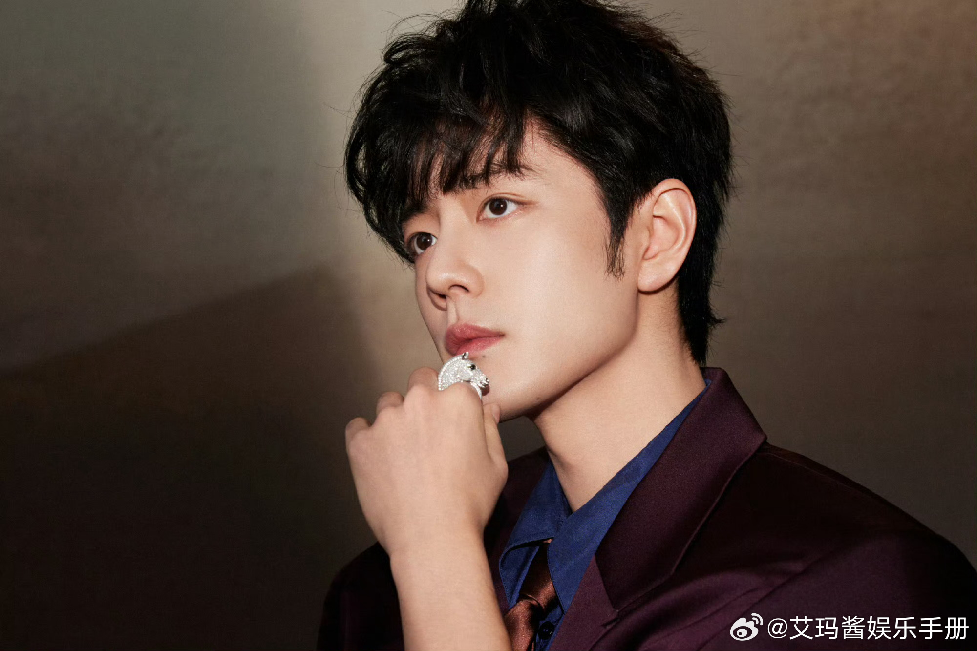 肖战 王一博微博之夜出图！为谁心动？微博之夜红毯微博之夜出图