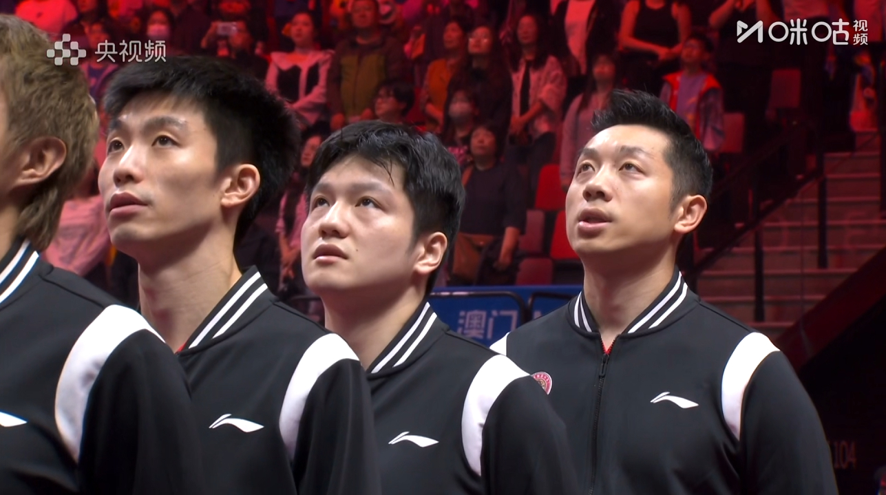 【男团小组赛第1轮 上海3-0江苏】第一盘，周恺/许昕 3-1 曹彦涛/陈亚轩（