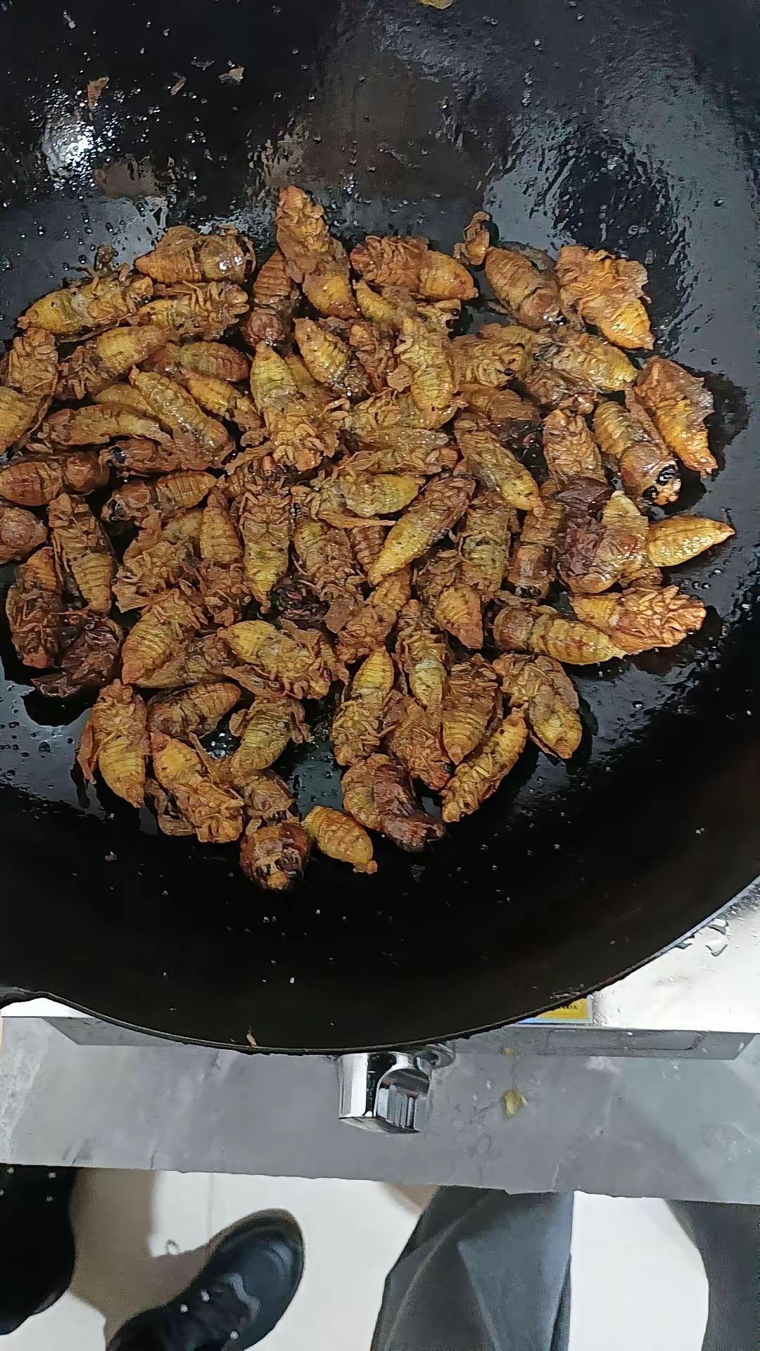 大家吃过这个吗？看到朋友发的朋友圈吃这个。真的感到好可怕，我是看到都害怕！你们吃