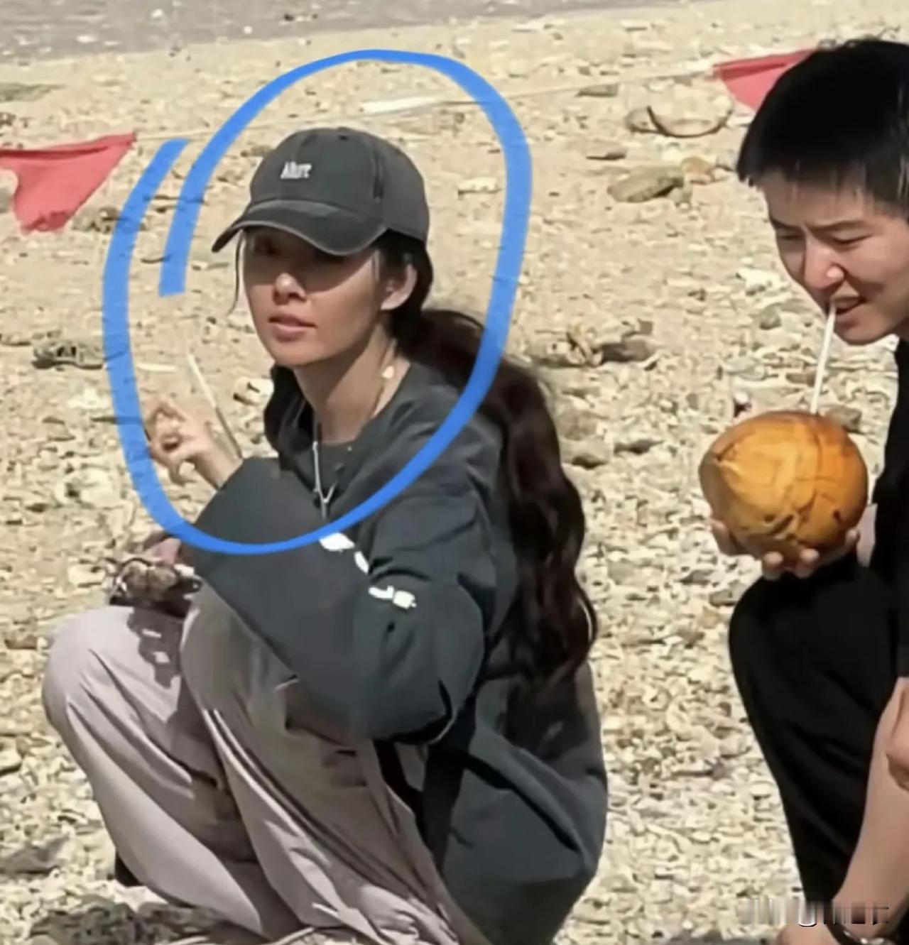 郭碧婷人美心善，难怪向太这么挑剔的人，都要选择她做儿媳妇，记得有网友评论郭碧婷说