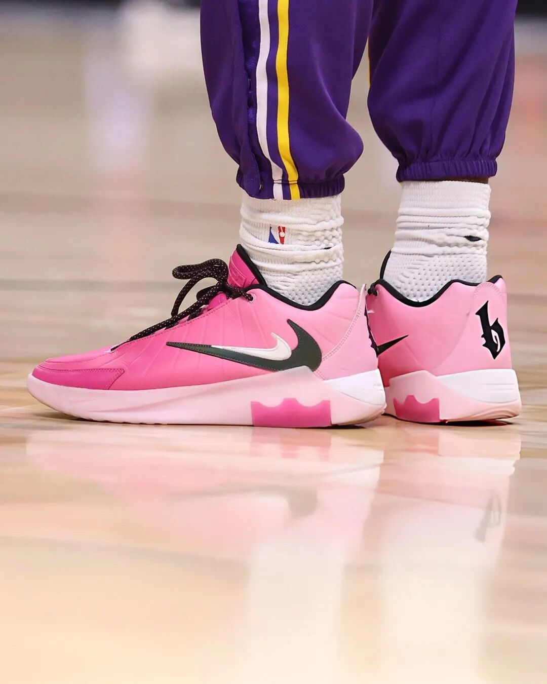 个人Logo亮相！布朗尼上脚詹姆斯支线球鞋LeBron Witness 9 PE