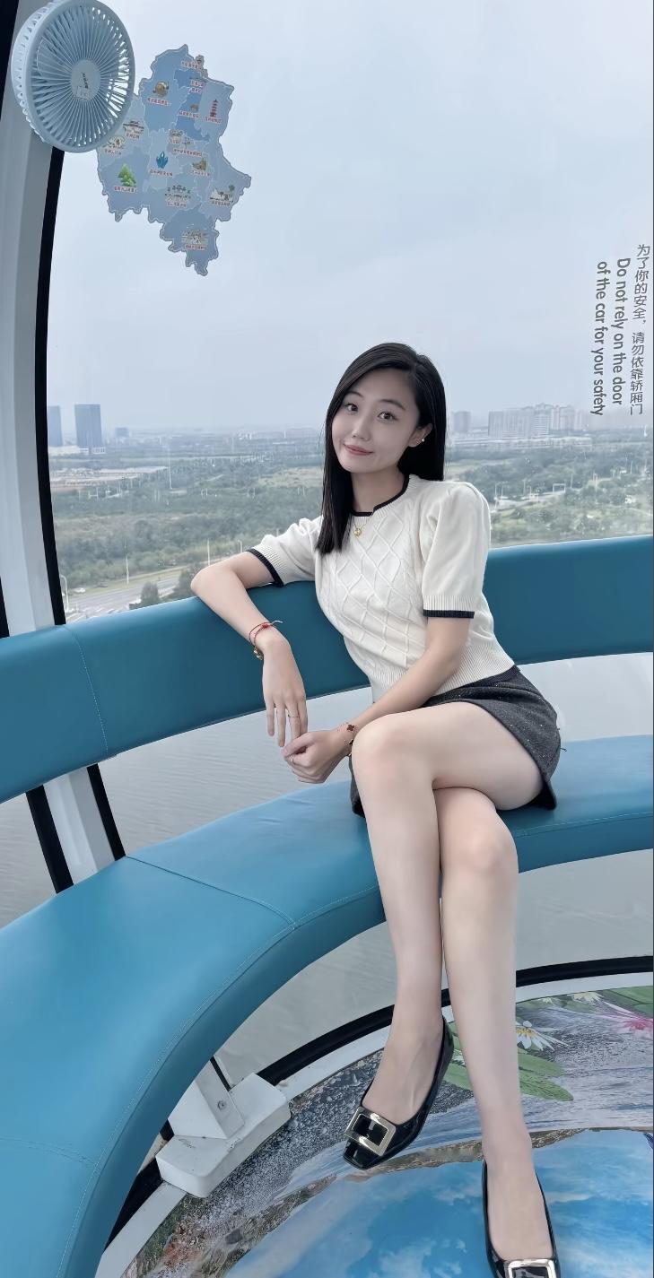 九分裤下面搭配平底鞋还是高跟鞋?