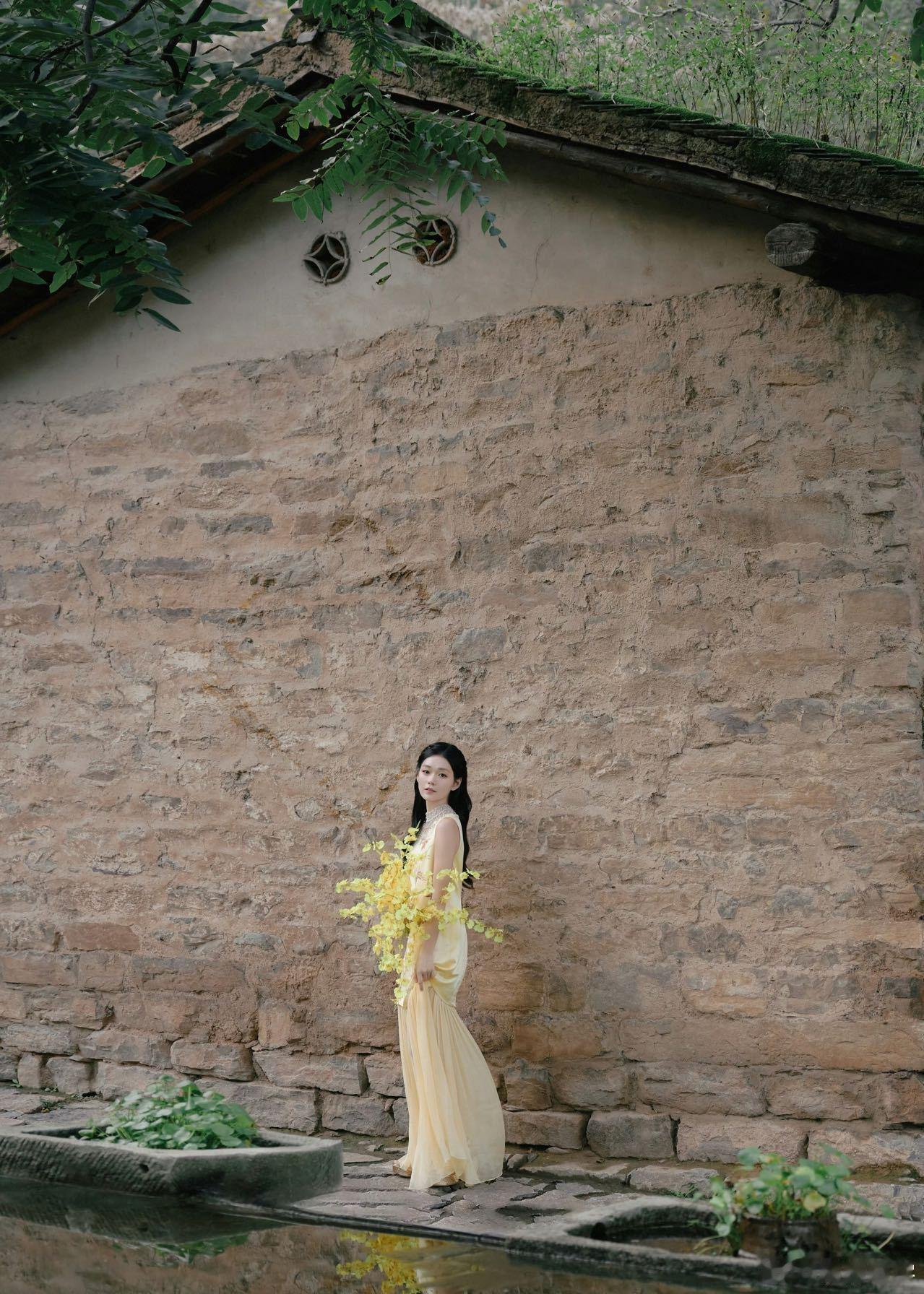 段奥娟一首念把我唱哭了 段奥娟的《念》太懂思念的滋味！“我在你的背上咿咿呀呀”的