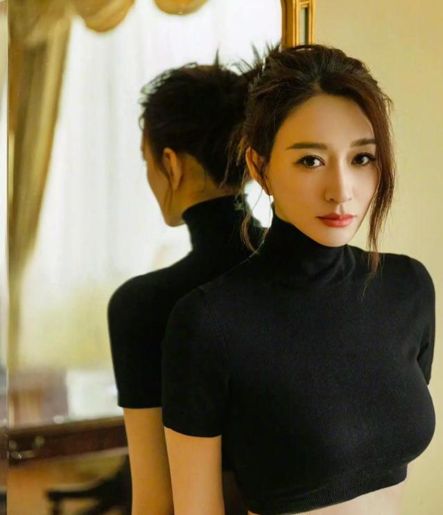面相是骗不了人的，网友之前看李小冉看得真准。网友说她长着一张最娇艳的脸，骨子里却