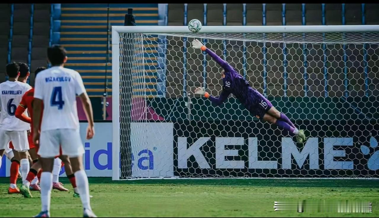 赢了赢了！中国队是真赢了！

点球大战硬刚乌兹别克斯坦，

成功闯进亚洲杯四强，