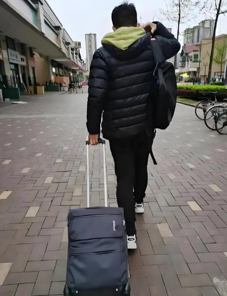 “判的好！”上海，男子和妻子大吵一架，赌气离家出走，一走就是4年，抛下妻子独自抚
