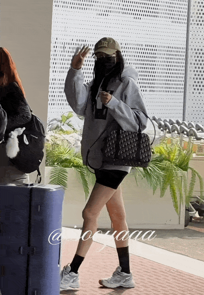 迪丽热巴腿部肌肉线条啊啊啊啊这个腿我直接斯哈斯哈