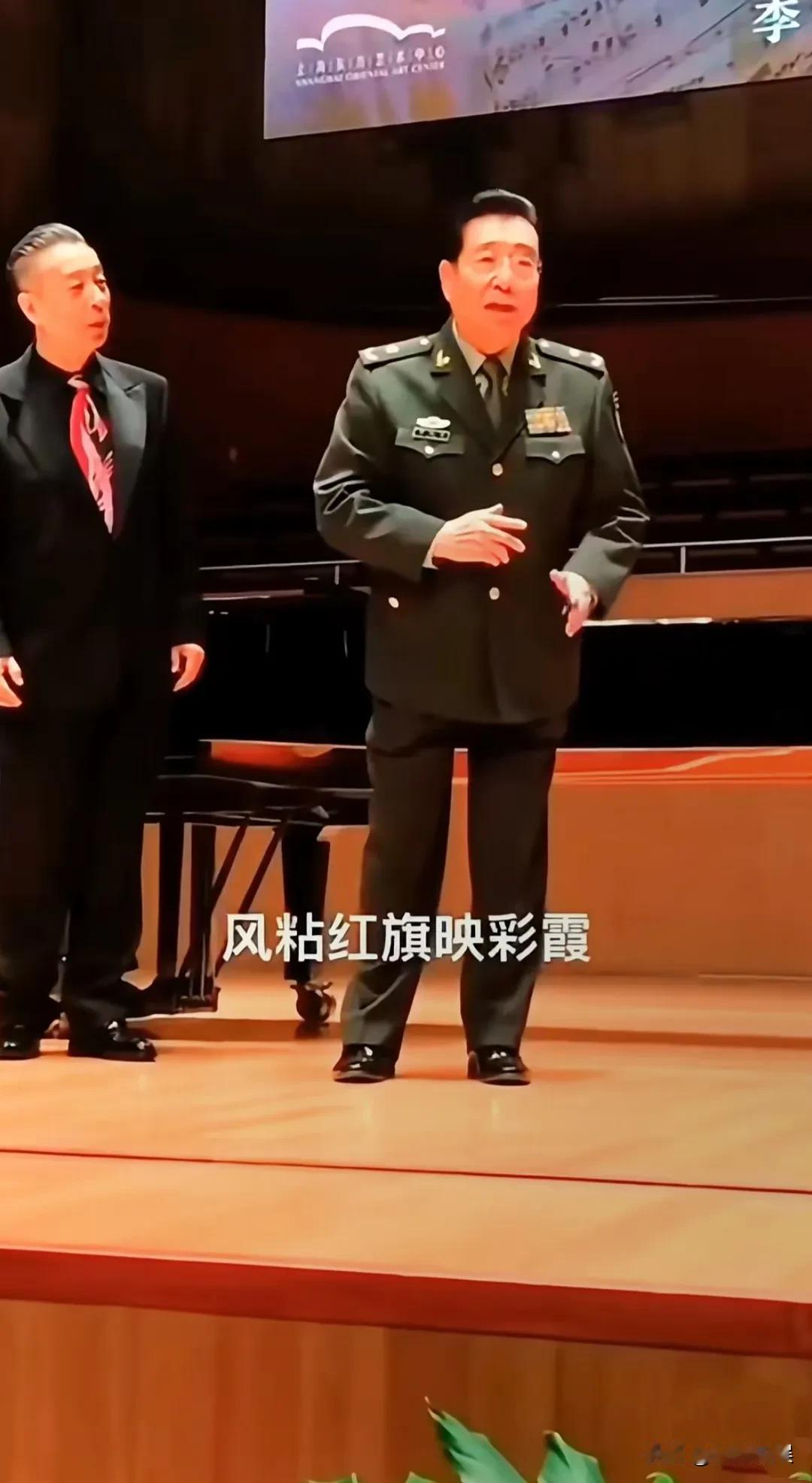 不知道网上关于李双江儿子的消息是不是真的，李双江又出来唱歌了，看来有了丰厚退休金