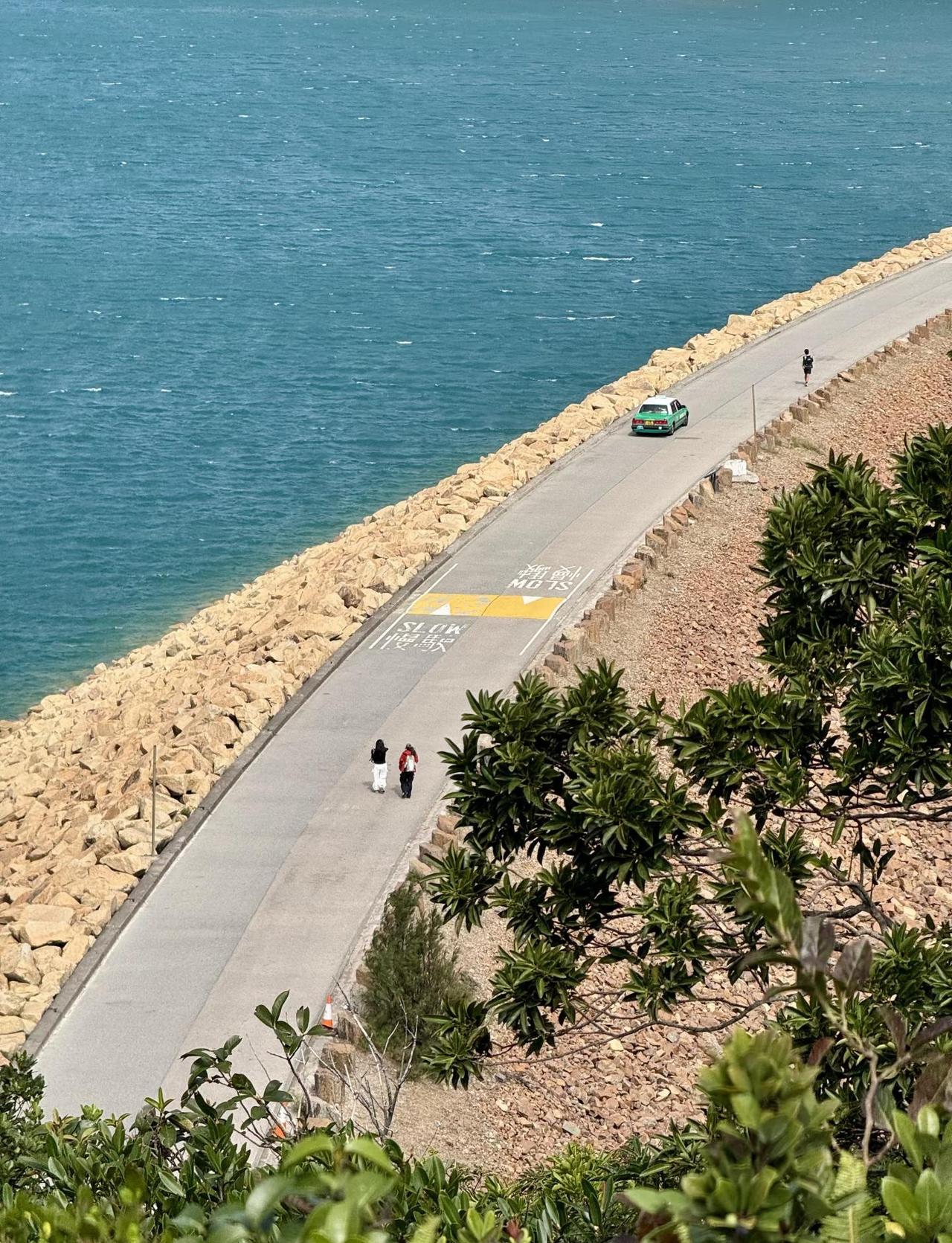 麦理浩径 一定不要周末去！
周中人真的很少，都是零零散散的游客和小旅游团，体验感