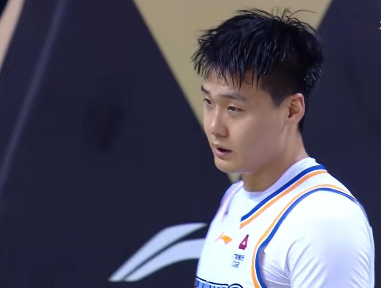 突发，赵睿意外受伤，无缘比赛！
北京队与浙江队比赛之前，北京队公布了一则让人感到