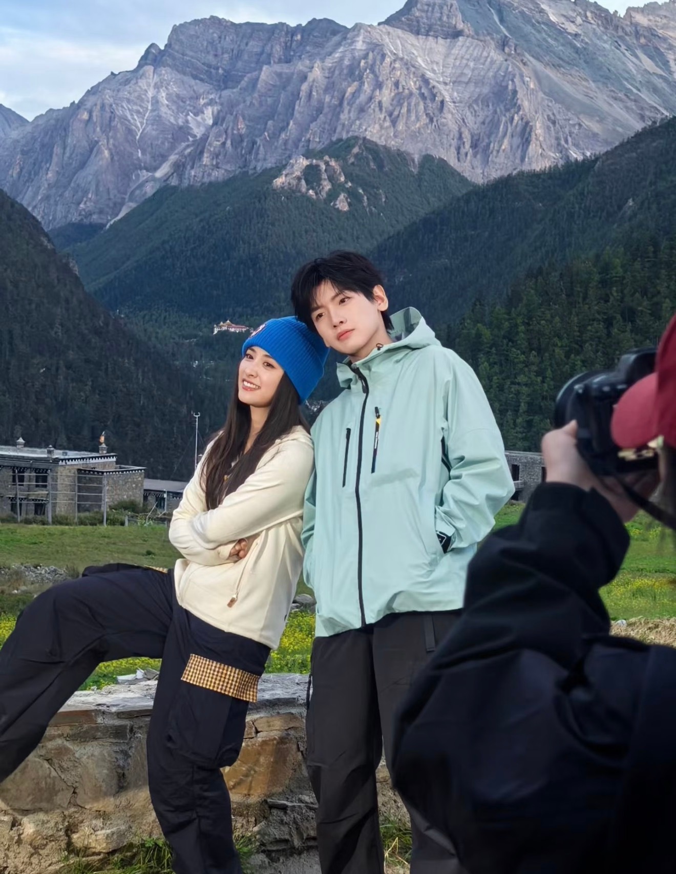 说白了怎么不接户外服装品牌推广[笑哈哈]看了一圈已经有很多路人在问帽子、外套、书