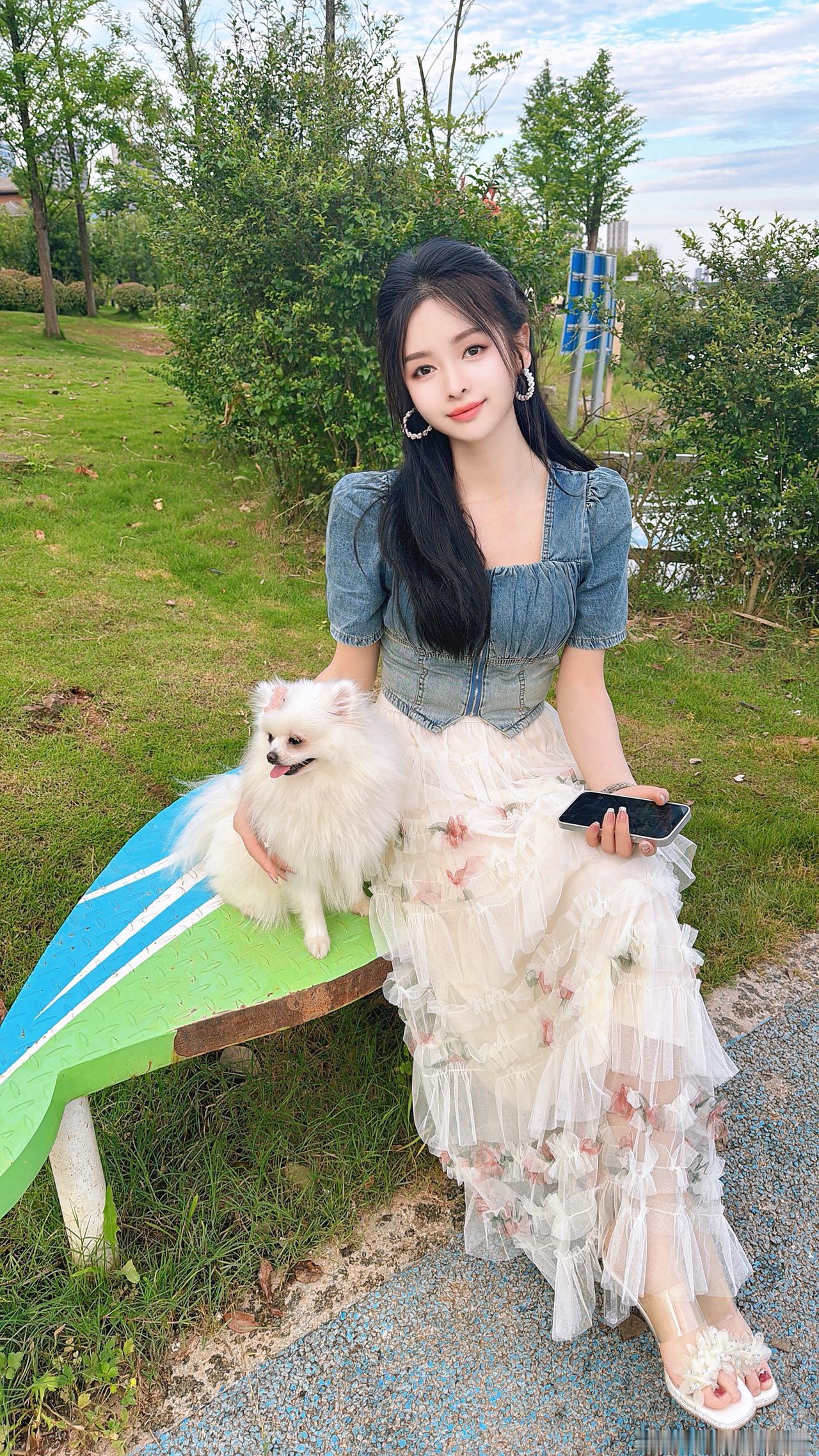 这个世上最无奈的事，莫过于我有一万个想见你的理由，却唯独少一个能见你的身份