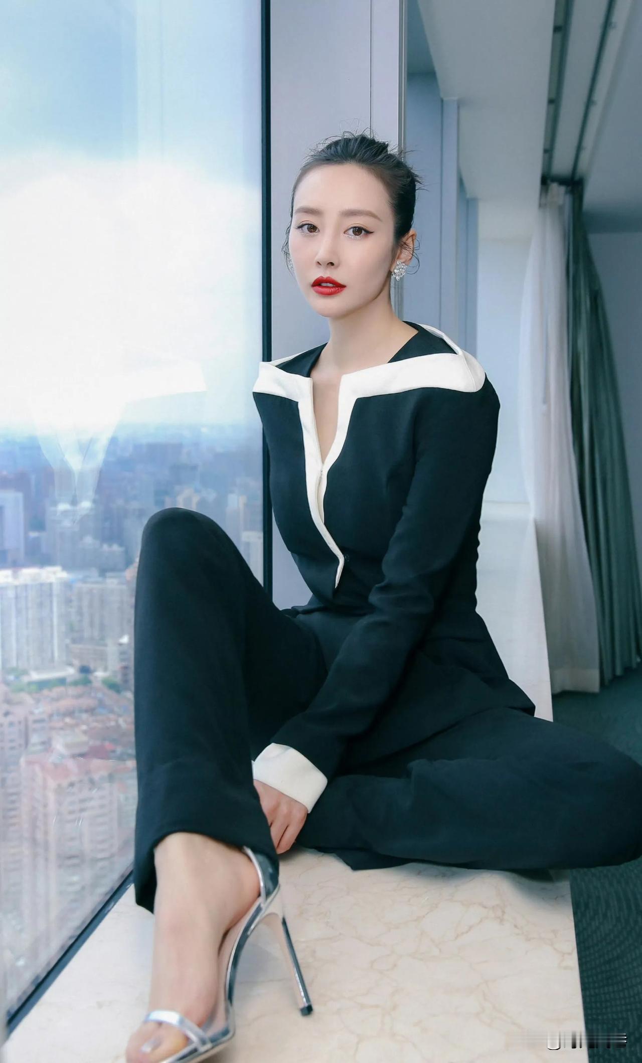 李纯，一个演技出色，颜值耀眼的优秀女演员。大家都喜欢她的那部剧呢？