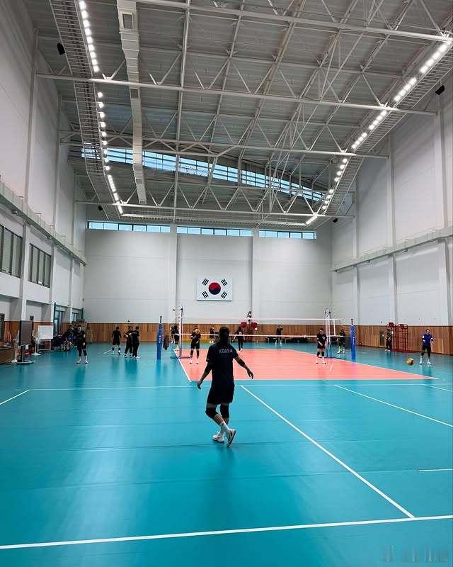 国际排坛动态韩国女排今天正式开始国家队集训，备战VNL，其间会打一场金软景邀请赛