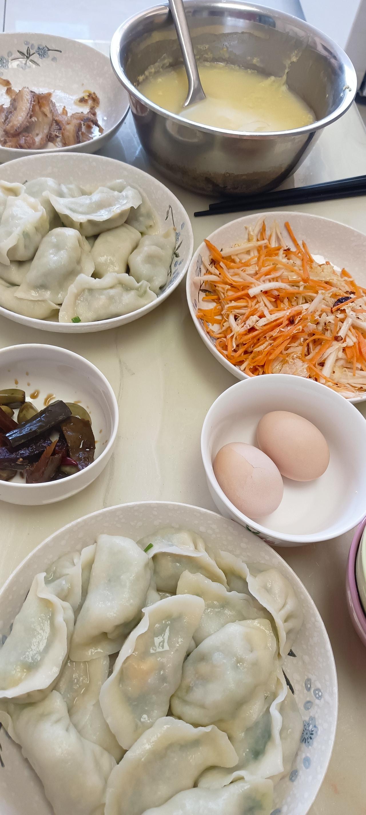 我没怕过谁，我只是知道，我应该谦让谁！
但是不得不承认，我和我老公也有过很多次矛