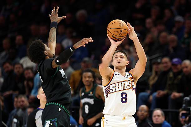 太阳的超级投手格雷森-阿伦之前因为股四头肌挫伤而不得不缺席了8场比赛。最近阿伦终