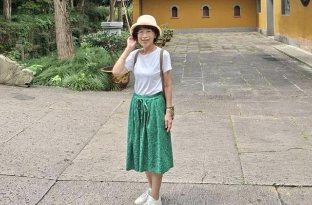 “青鸟”酸陈佩琪“有钱去大陆玩“，她直接公开9天8夜账单！还猛酸民进党的徐佳青：